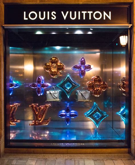 louis vuitton window|louis vuitton window display design.